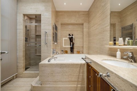 Huoneisto vuokrattavana Barcelona, Espanja, 3 makuuhuonetta, 213 m2 No. 196242 - kuva 27