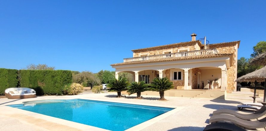 Finka w Llucmajor, Mallorca, Hiszpania 4 sypialnie, 578 mkw. nr 162999