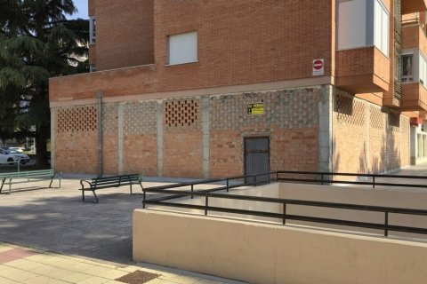 Liikekiinteistö myytävänä Aranda de Duero, Burgos, Espanja , 229 m2 No. 193510 - kuva 4