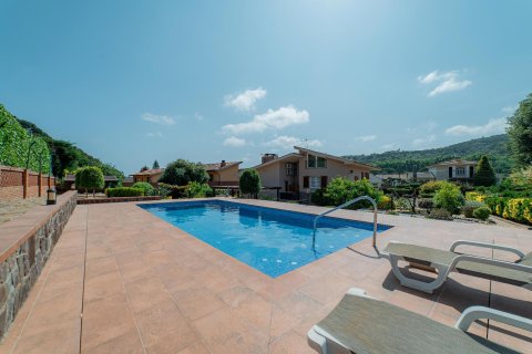 Продажа дома в Аренис де Мунт, Барселона, Испания 4 спальни,  №140934 - фото 2