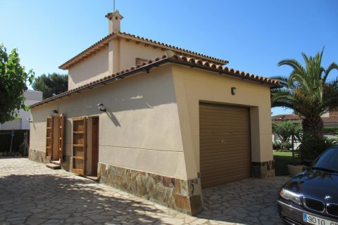 House for sale in Coma-Ruga, Tarragona, Spain 4 bedrooms, 261 sq.m. No. 140933 - photo 26