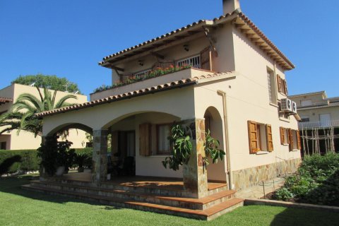 House for sale in Coma-Ruga, Tarragona, Spain 4 bedrooms, 261 sq.m. No. 140933 - photo 28