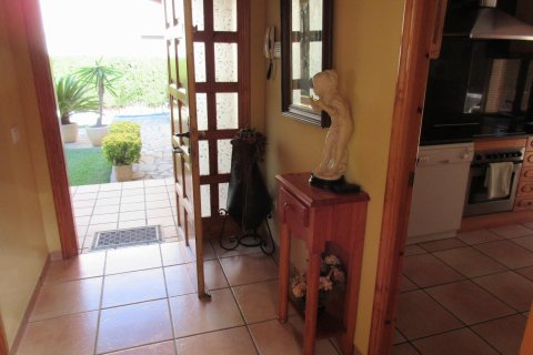 House for sale in Coma-Ruga, Tarragona, Spain 4 bedrooms, 261 sq.m. No. 140933 - photo 21