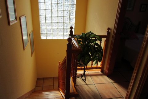 House for sale in Coma-Ruga, Tarragona, Spain 4 bedrooms, 261 sq.m. No. 140933 - photo 19