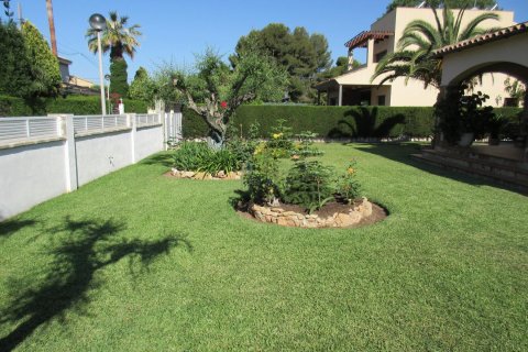 House for sale in Coma-Ruga, Tarragona, Spain 4 bedrooms, 261 sq.m. No. 140933 - photo 3