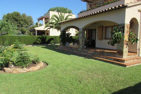 House for sale in Coma-Ruga, Tarragona, Spain 4 bedrooms, 261 sq.m. No. 140933 - photo 2