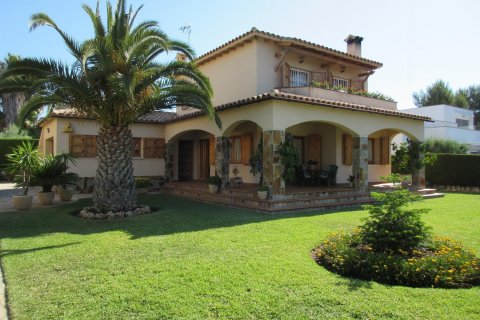 House for sale in Coma-Ruga, Tarragona, Spain 4 bedrooms, 261 sq.m. No. 140933 - photo 30