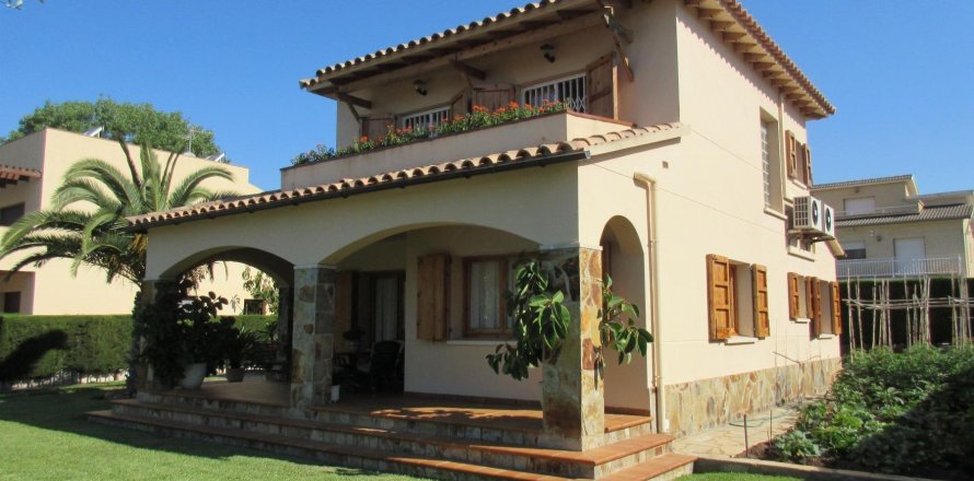 House in Coma-Ruga, Tarragona, Spain 4 bedrooms, 261 sq.m. No. 140933