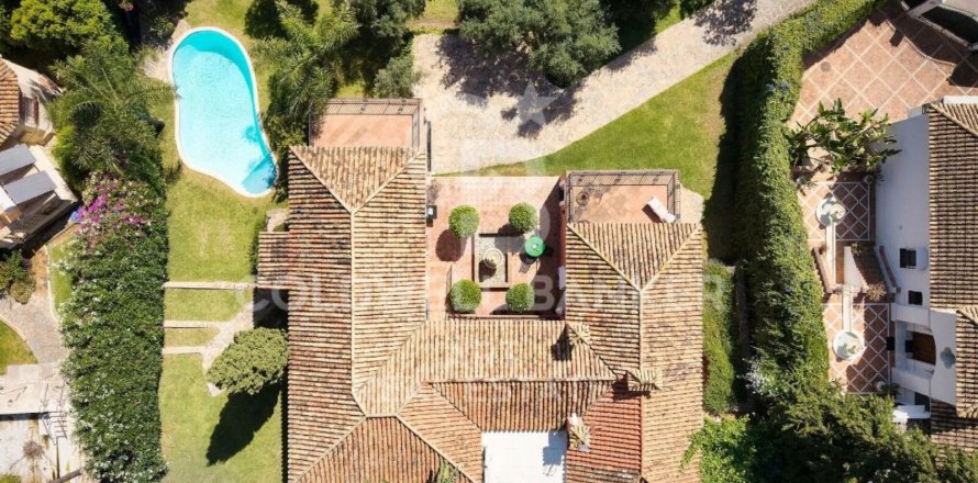 Villa i Marbella, Malaga, Spanien 5 sovrum, 370 kvm. Nr. 158061