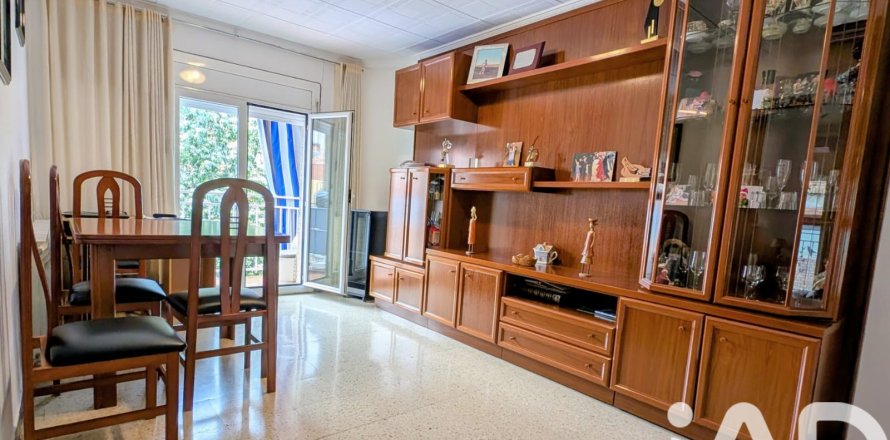 Appartamento a Santa Coloma de Gramenet, Barcelona, Spagna 4 camere da letto, 88 mq. N° 172359
