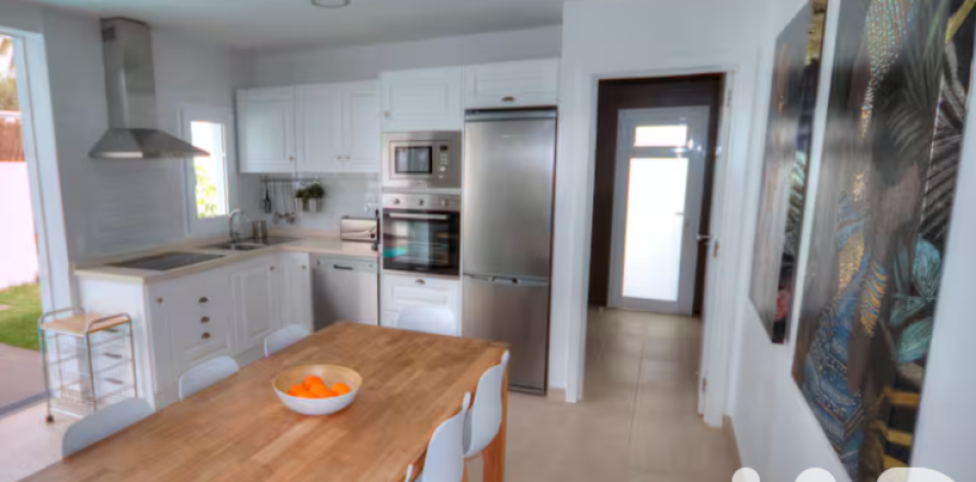 Apartamento en Ibiza ciudad, Ibiza, España 3 dormitorios, 100 m2 No. 172361