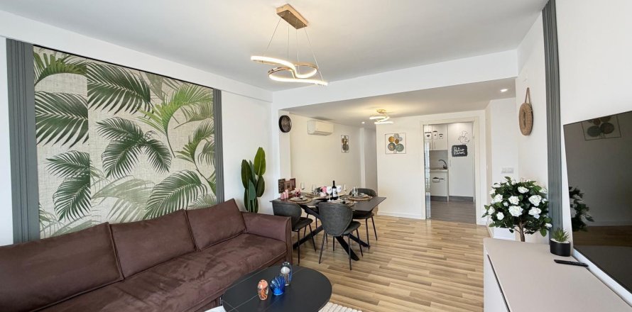 Apartamento en Torrevieja, Alicante, España 3 dormitorios, 98 m2 No. 165949