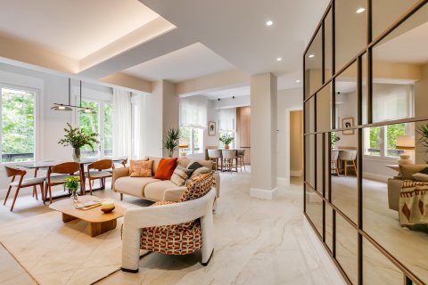 Продажа квартиры в Мадрид, Испания 2 спальни, 147м2 №165955 - фото 6