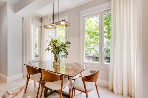Продажа квартиры в Мадрид, Испания 2 спальни, 147м2 №165955 - фото 2