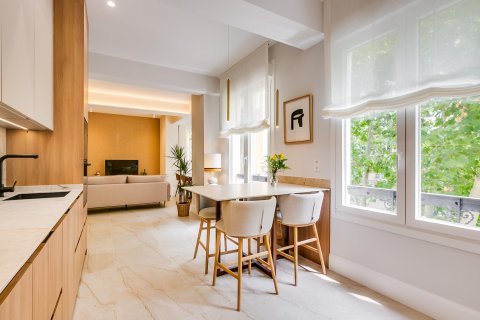 Продажа квартиры в Мадрид, Испания 2 спальни, 147м2 №165955 - фото 18