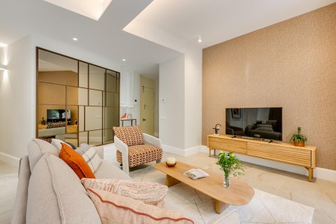 Продажа квартиры в Мадрид, Испания 2 спальни, 147м2 №165955 - фото 11
