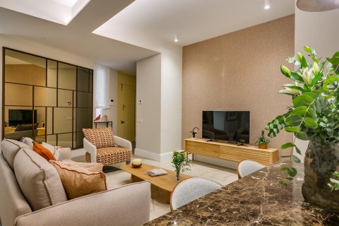 Продажа квартиры в Мадрид, Испания 2 спальни, 147м2 №165955 - фото 14