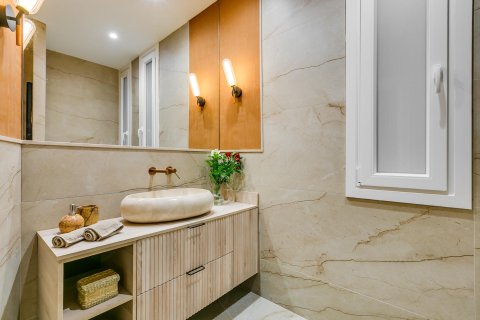 Продажа квартиры в Мадрид, Испания 2 спальни, 147м2 №165955 - фото 30