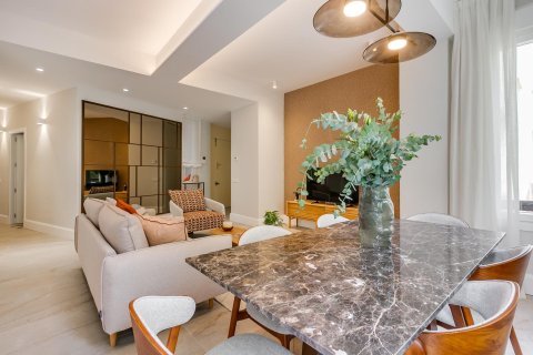 Продажа квартиры в Мадрид, Испания 2 спальни, 147м2 №165955 - фото 10