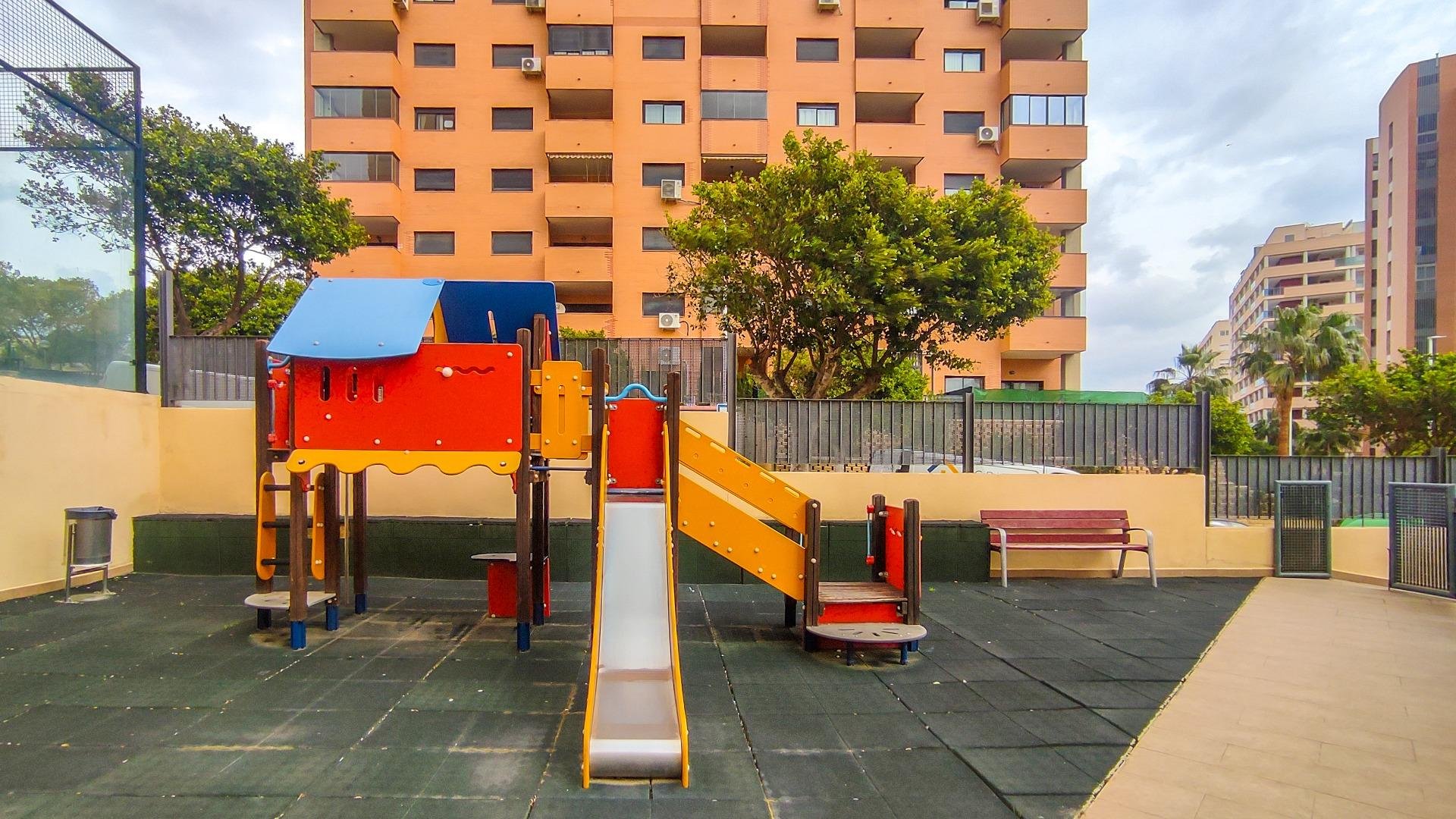 Huoneisto Villajoyosa, Alicante, Espanja 2 makuuhuonetta, 83 m2 No. 165954