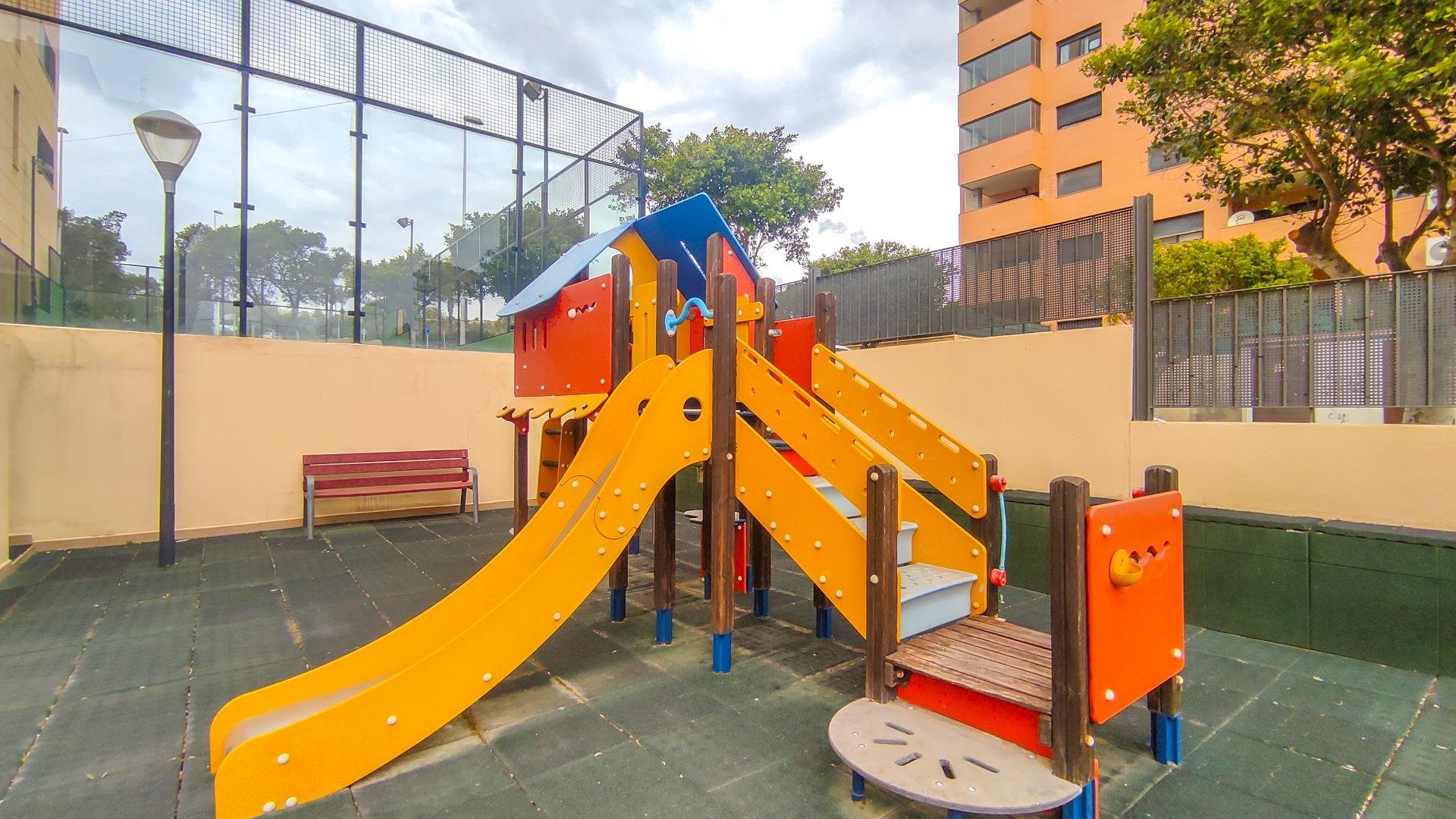 Huoneisto Villajoyosa, Alicante, Espanja 2 makuuhuonetta, 83 m2 No. 165954