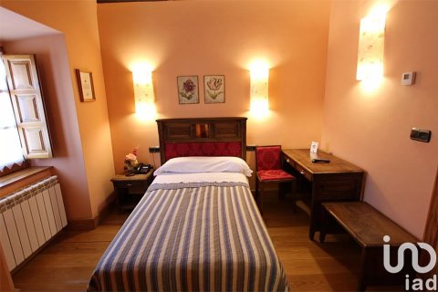 Hotel w Palencia, Hiszpania 10 sypialni, 840 mkw. nr 153605 – zdjęcie 11