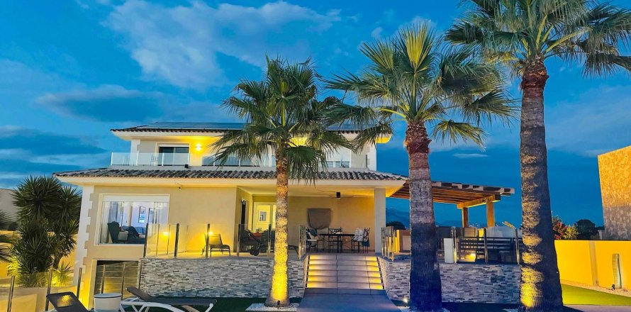 Huvila Albir, Alicante, Espanja 4 makuuhuonetta, 350 m2 No. 179597