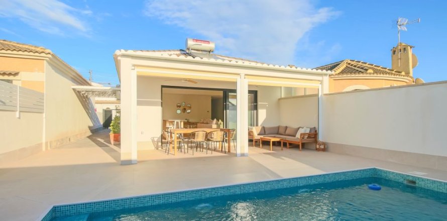 Villa à Torrevieja, Alicante, Espagne 3 chambres, 100 m2 No. 151830