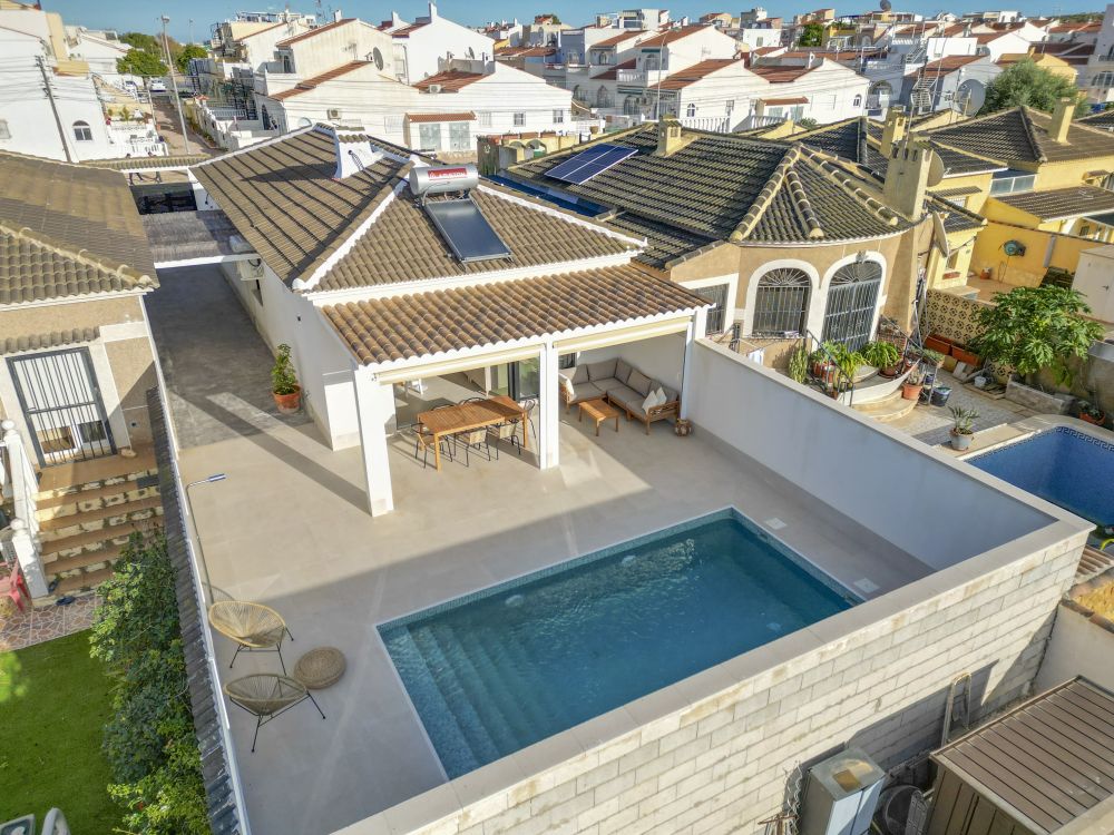 Villa en Torrevieja, Alicante, España 3 dormitorios, 100 m2 No. 151830