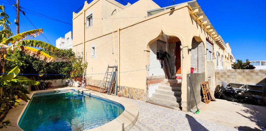 Townhouse in San Miguel de Salinas, Alicante, Spanien 4 Schlafzimmer, 92 m2 Nr. 151831