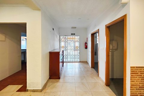 Commercial property for sale in Torrevieja, Alicante, Spain 6 bedrooms, 270 sq.m. No. 151829 - photo 13