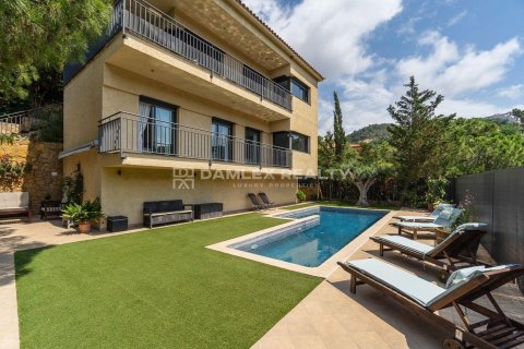 House for sale in Lloret de Mar, Girona, Spain 4 bedrooms, 249 sq.m. No. 177078 - photo 9