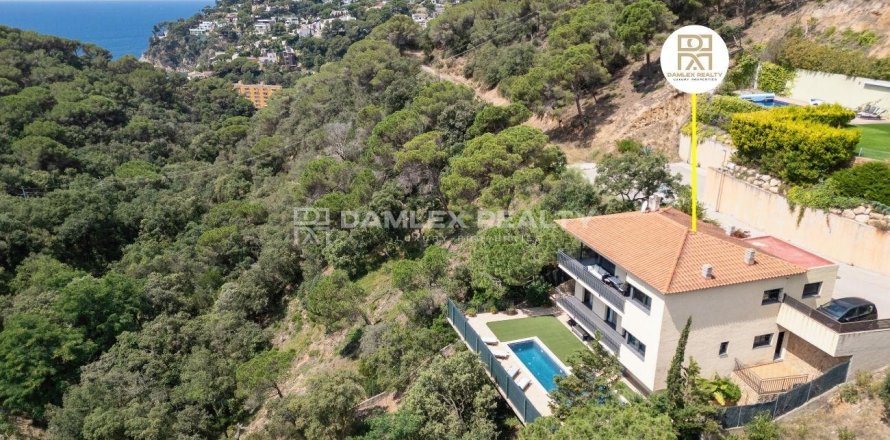 House in Lloret de Mar, Girona, Spain 4 bedrooms, 249 sq.m. No. 177078