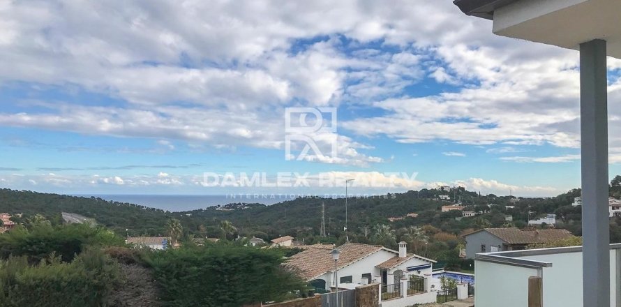 Villa in Platja D'aro, Girona, Spain 4 bedrooms, 900 sq.m. No. 177080