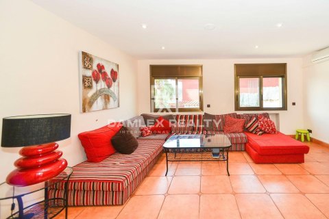 House for sale in Calonge, Girona, Spain 5 bedrooms, 484 sq.m. No. 177081 - photo 9