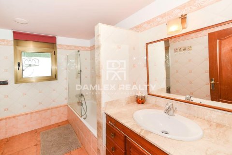 House for sale in Calonge, Girona, Spain 5 bedrooms, 484 sq.m. No. 177081 - photo 28