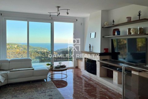 House for sale in Lloret de Mar, Girona, Spain 6 bedrooms, 245 sq.m. No. 177076 - photo 11