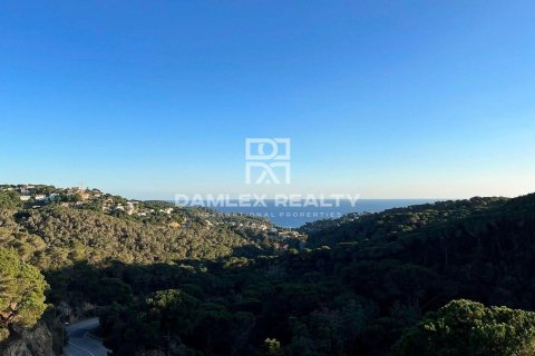 House for sale in Lloret de Mar, Girona, Spain 6 bedrooms, 245 sq.m. No. 177076 - photo 2