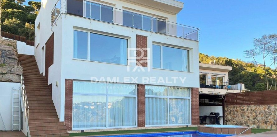 House in Lloret de Mar, Girona, Spain 6 bedrooms, 245 sq.m. No. 177076