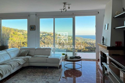 House for sale in Lloret de Mar, Girona, Spain 6 bedrooms, 245 sq.m. No. 177076 - photo 12