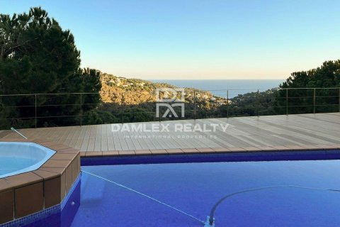 House for sale in Lloret de Mar, Girona, Spain 6 bedrooms, 245 sq.m. No. 177076 - photo 3