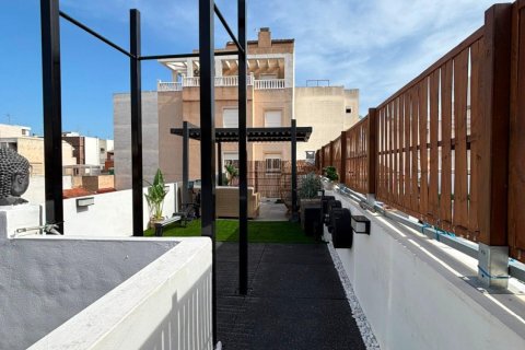 Villa till salu i Torrevieja, Alicante, Spanien 4 sovrum, 180 kvm. Nr. 190182 - foto 27