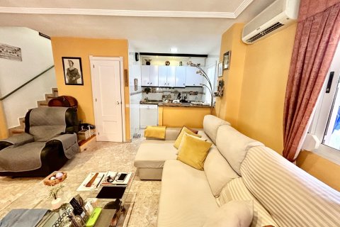 Townhouse for sale in Torrevieja, Alicante, Spain 2 bedrooms, 71 sq.m. No. 190179 - photo 6