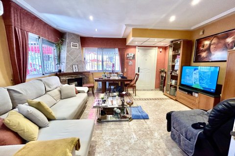 Townhouse for sale in Torrevieja, Alicante, Spain 2 bedrooms, 71 sq.m. No. 190179 - photo 4