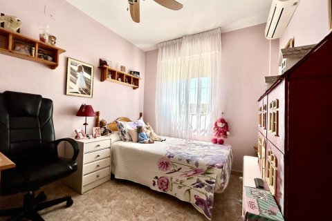 Townhouse for sale in Torrevieja, Alicante, Spain 2 bedrooms, 71 sq.m. No. 190179 - photo 13