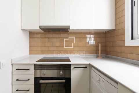 Lägenhet till salu i Barcelona, Spanien 3 sovrum, 87 kvm. Nr. 161406 - foto 15