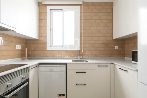 Lägenhet till salu i Barcelona, Spanien 3 sovrum, 87 kvm. Nr. 161406 - foto 13