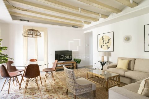 Lägenhet till salu i Barcelona, Spanien 3 sovrum, 87 kvm. Nr. 161406 - foto 2