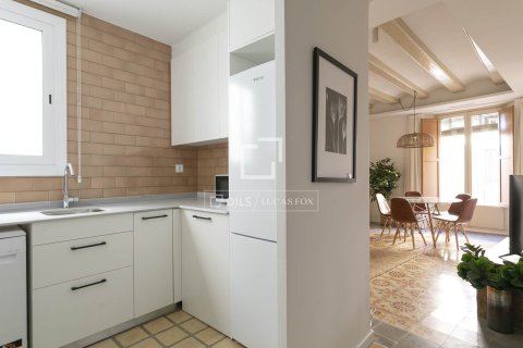 Lägenhet till salu i Barcelona, Spanien 3 sovrum, 87 kvm. Nr. 161406 - foto 17