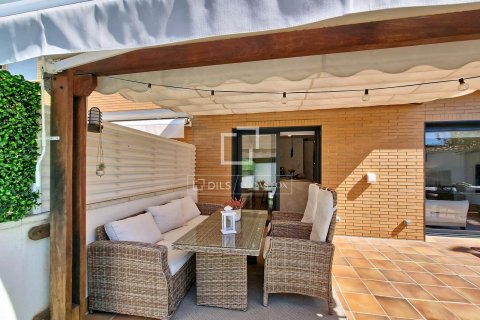 Villa for sale in Vilanova i la Geltru, Barcelona, Spain 4 bedrooms, 201 sq.m. No. 161410 - photo 18